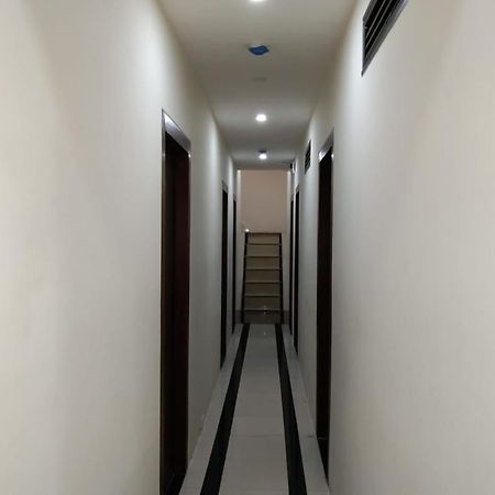 Sadguru Lodge مومباي المظهر الخارجي الصورة