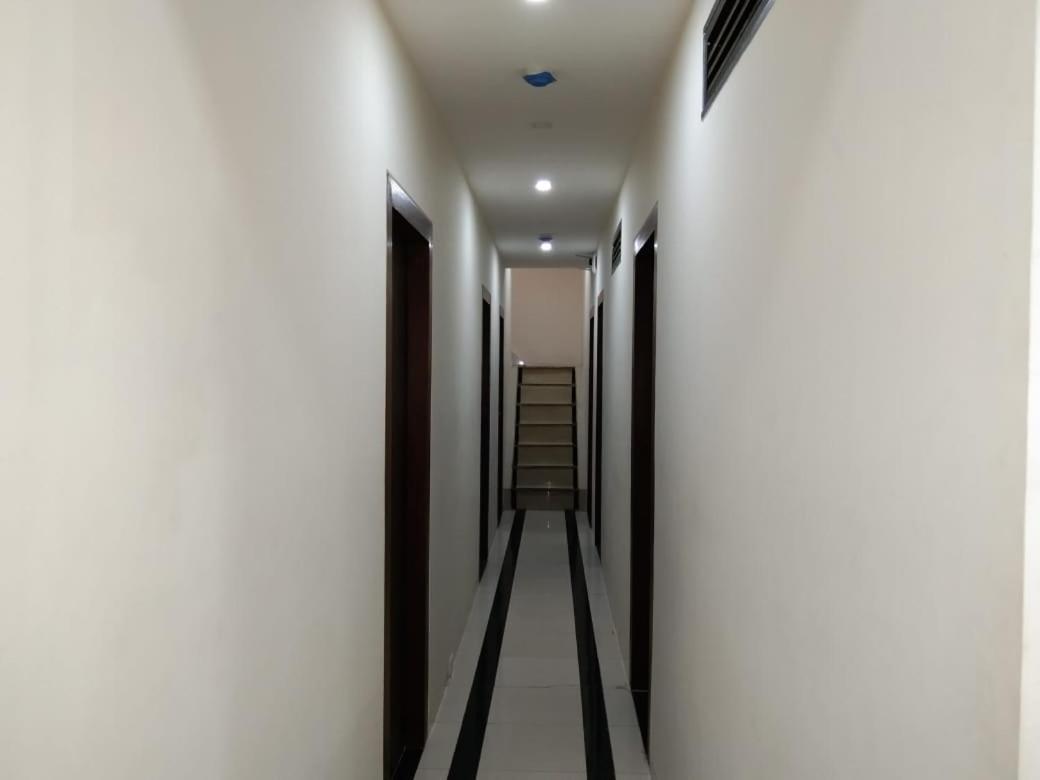 Sadguru Lodge مومباي المظهر الخارجي الصورة